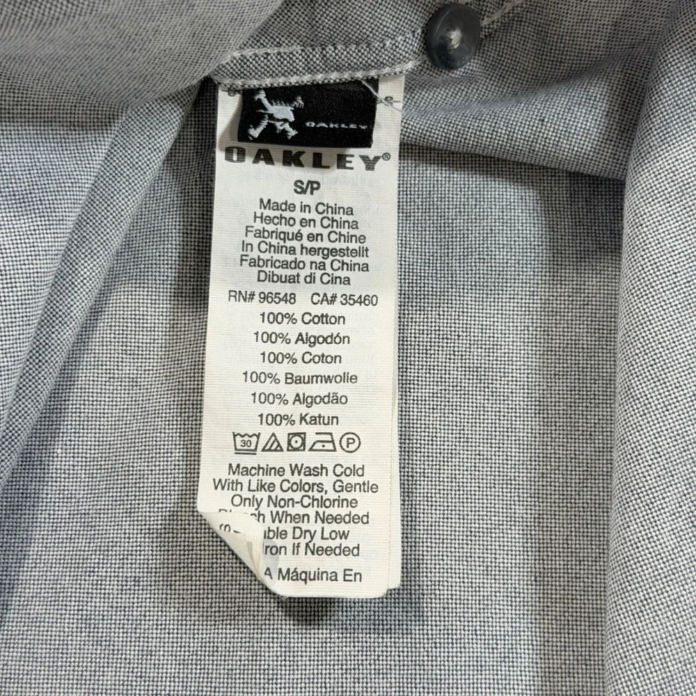 Oakley Button Up Shirt Mens Small Grey Navy Blue Stripe Short Sleeve Casual Top
